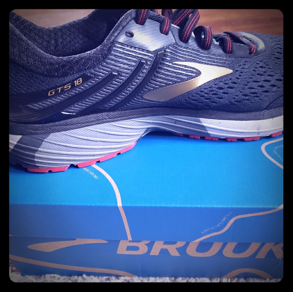 Mens Brooks Adrenaline GTS 18 Size 10.5